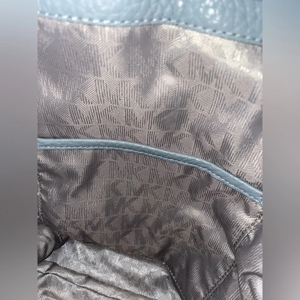 Michael Kors Dahlia Backpack & Jetset Wristlet Set
